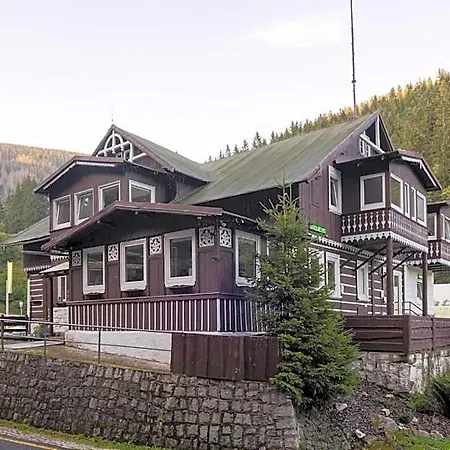 Hotel Lesovna