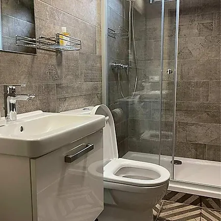 Lesovna 3*